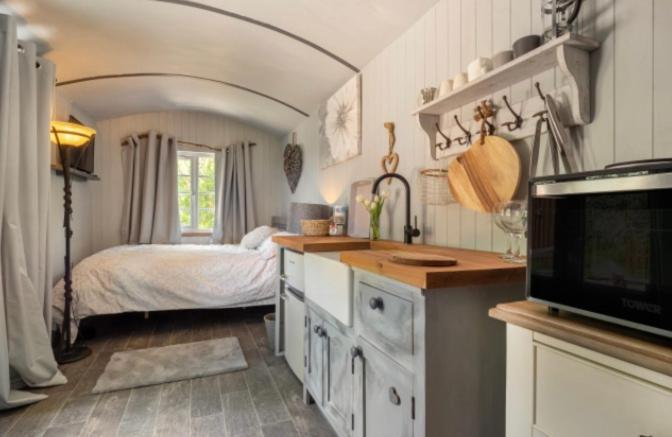 Campsite Nefoedd Romantic Shepherds Hut Swansea