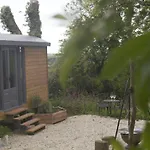 Nefoedd Romantic Shepherds Hut