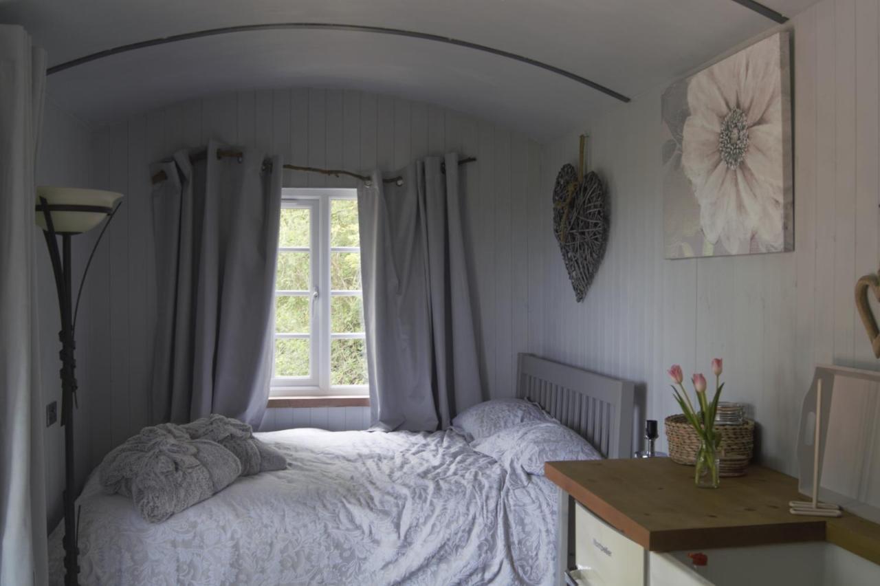 Nefoedd Romantic Shepherds Hut Campsite